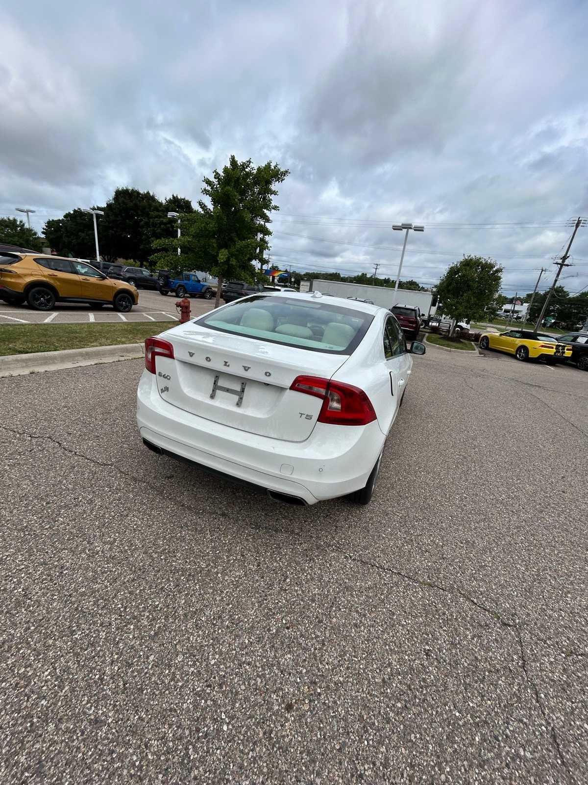 Thumbnail: 2015 Volvo S60 - 19