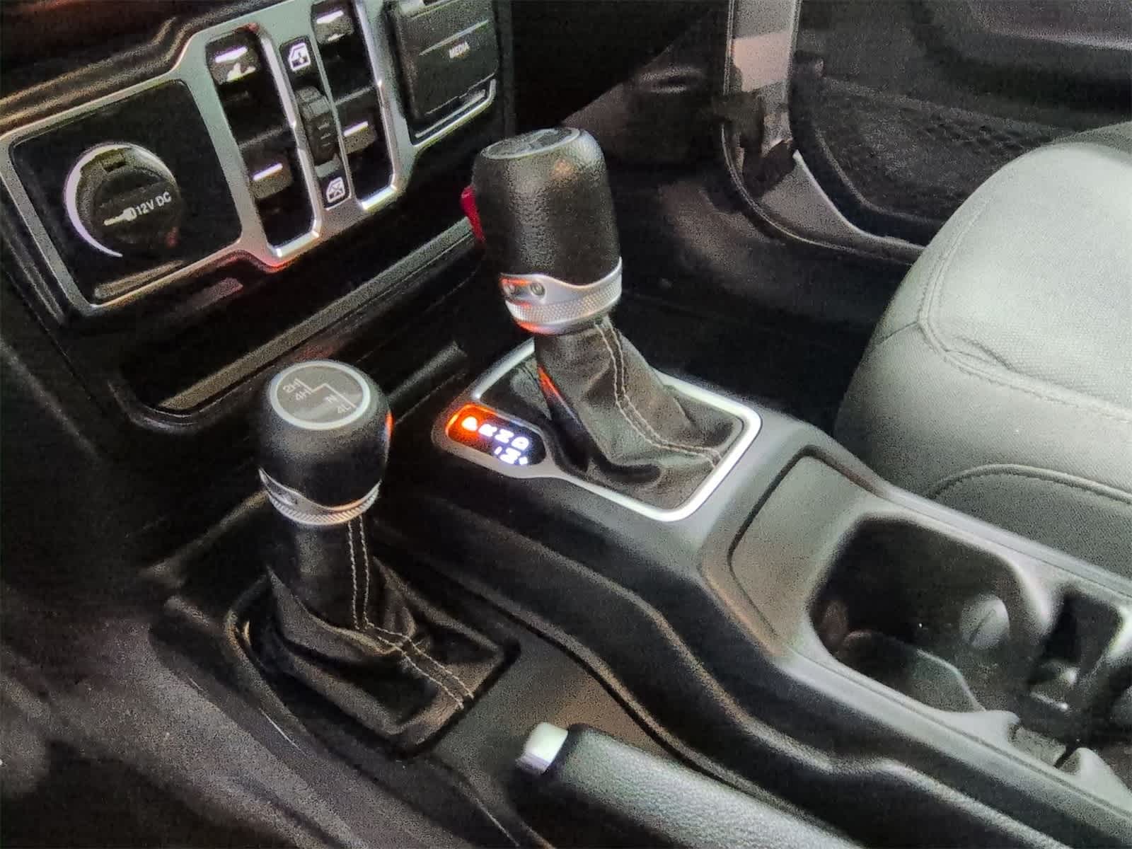 Thumbnail: 2019 Jeep Wrangler - 32