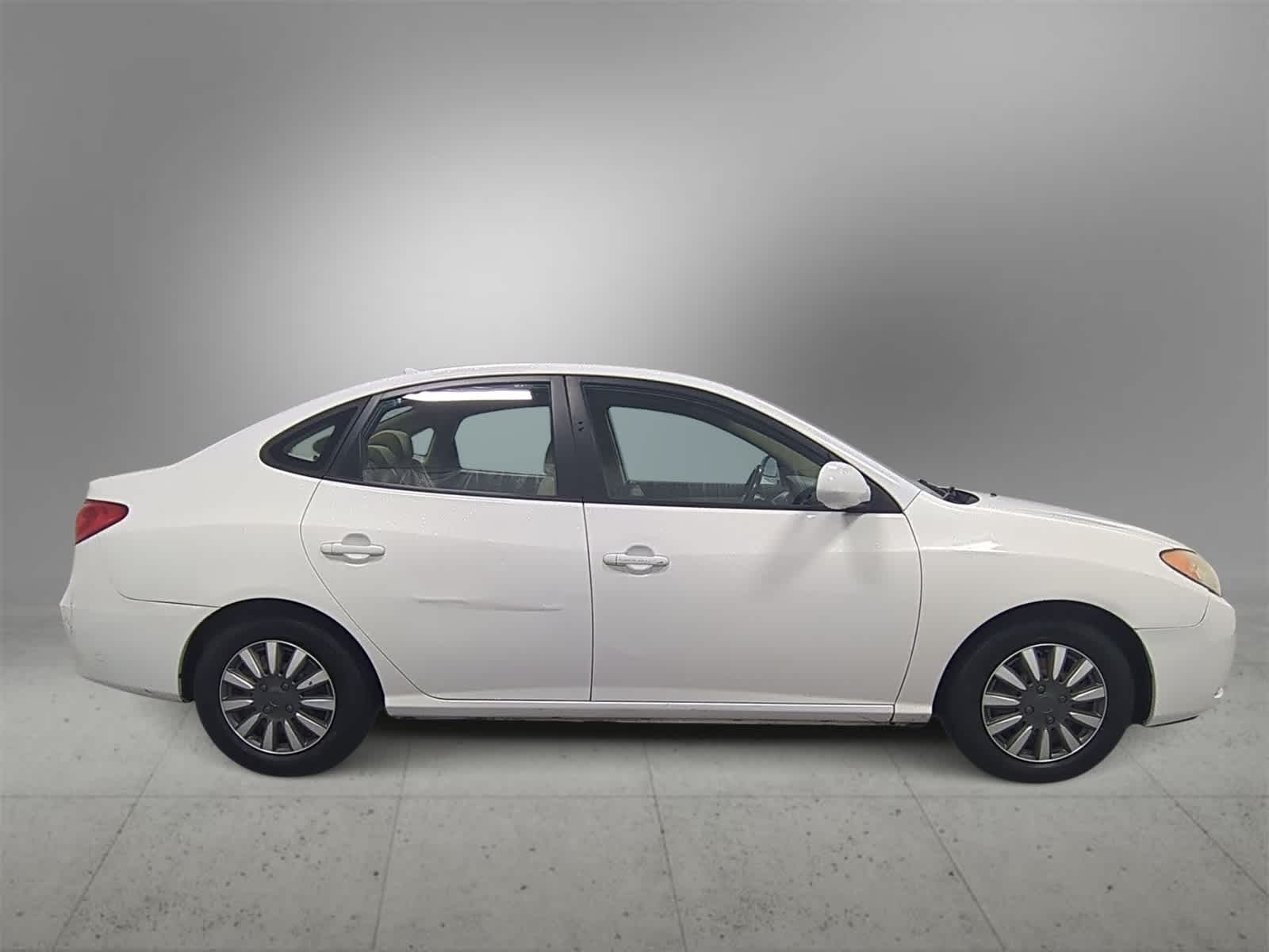 Thumbnail: 2010 Hyundai Elantra - 9