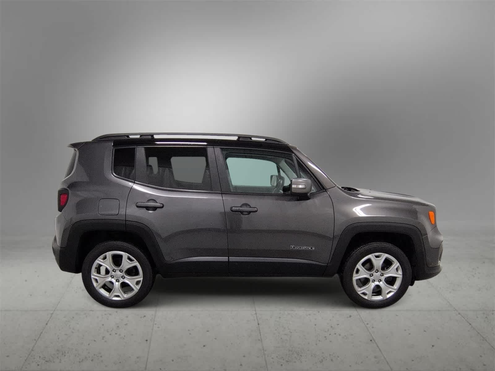 Thumbnail: 2019 Jeep Renegade - 9