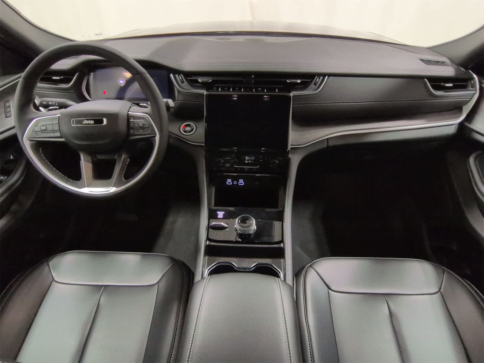 Thumbnail: 2025 Jeep Grand Cherokee L - 16