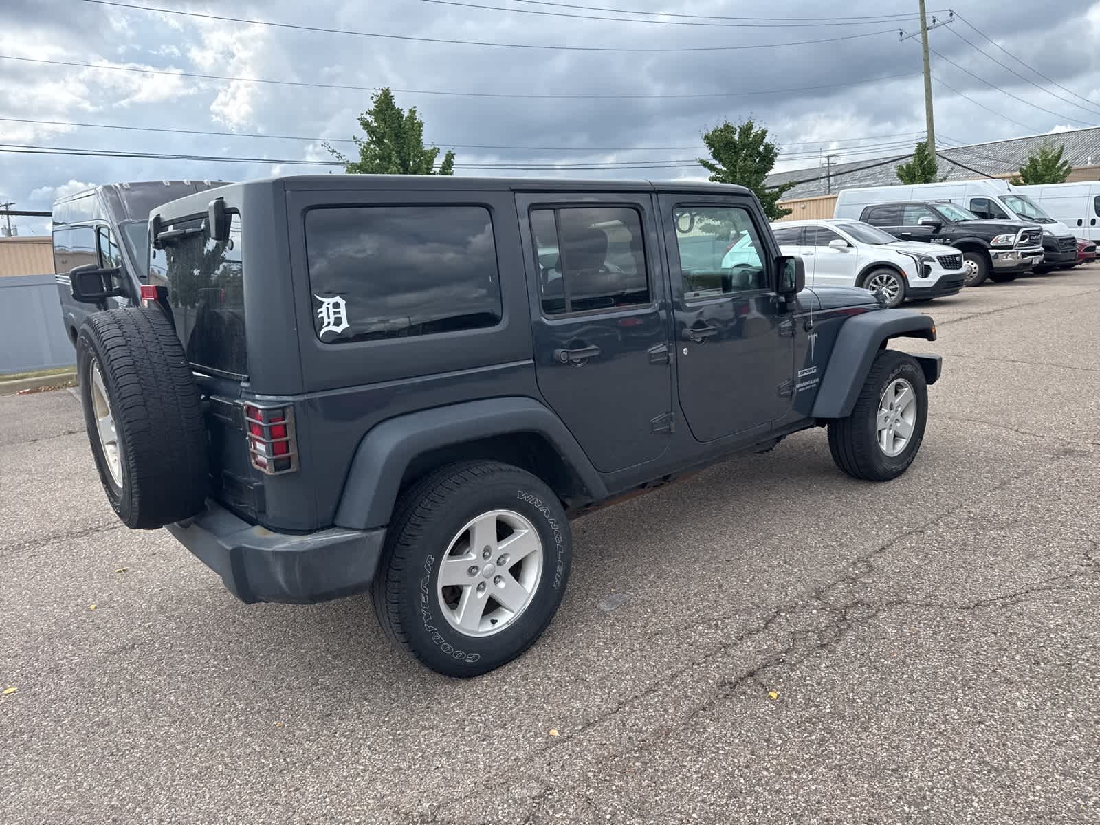 Thumbnail: 2017 Jeep Wrangler - 18