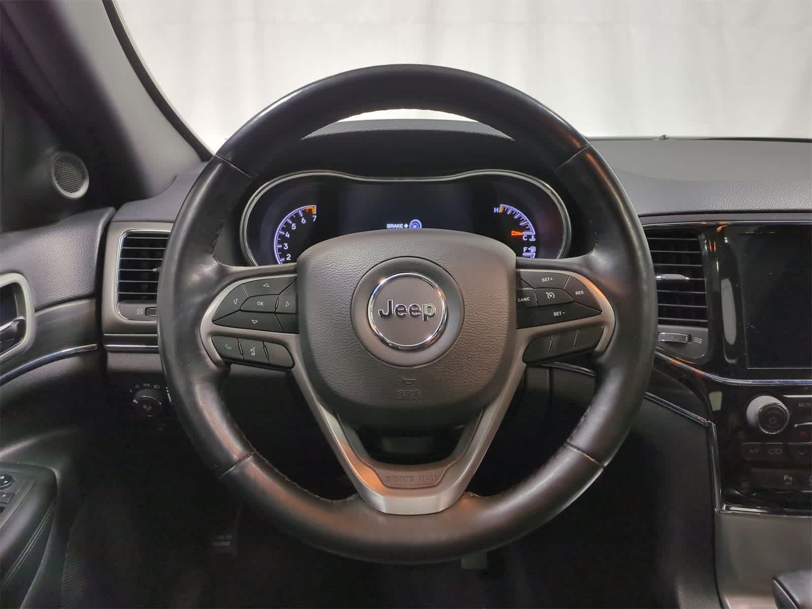 Thumbnail: 2021 Jeep Grand Cherokee - 25