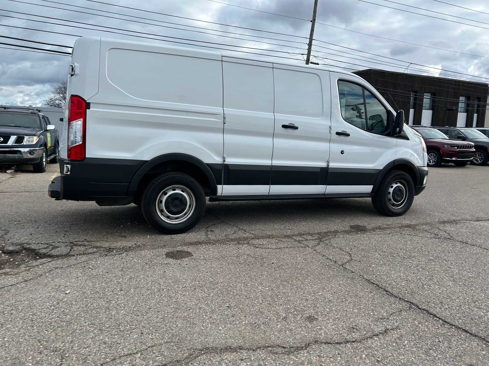 Thumbnail: 2019 Ford Transit Series - 13