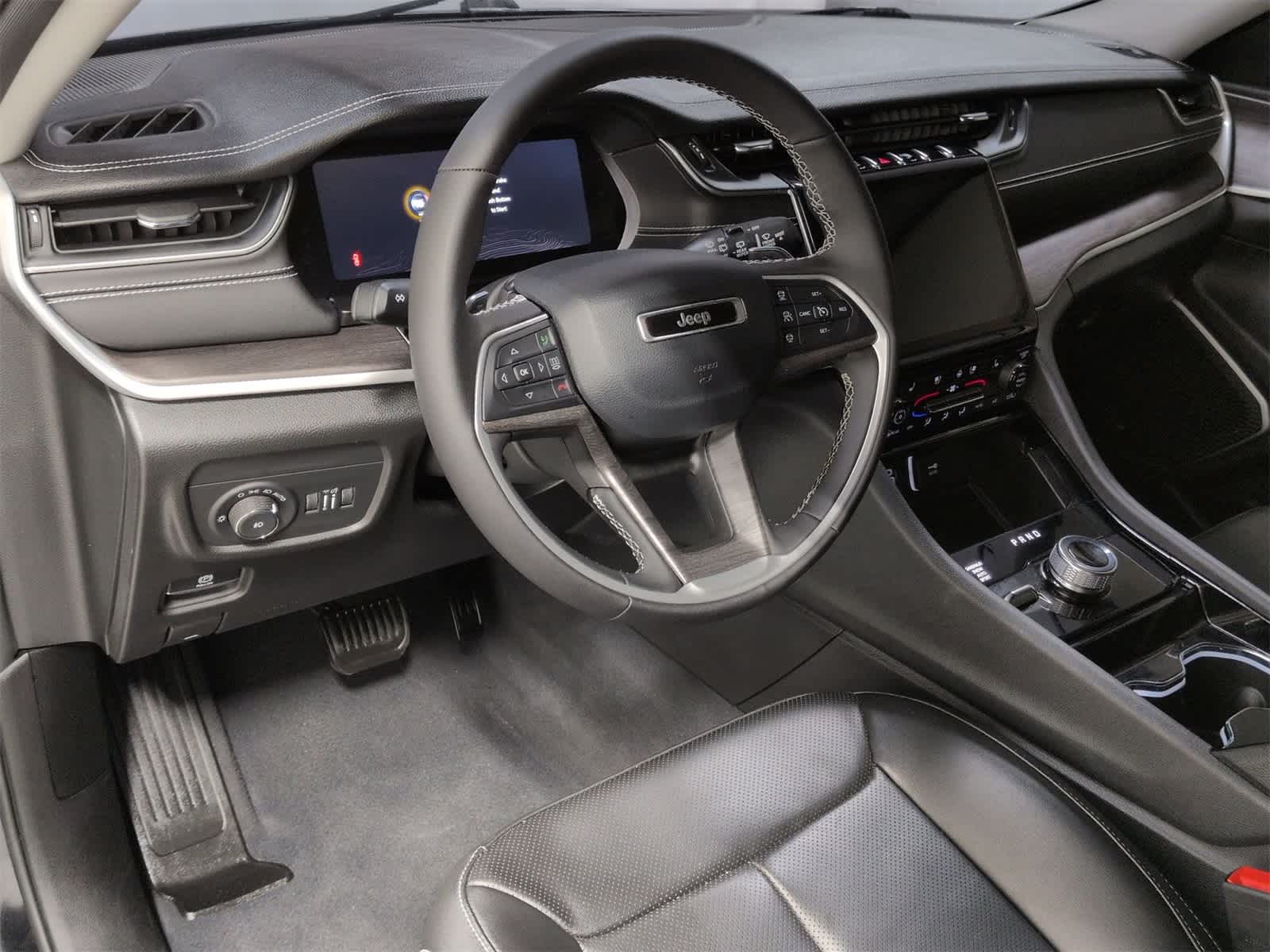 Thumbnail: 2023 Jeep Grand Cherokee - 10