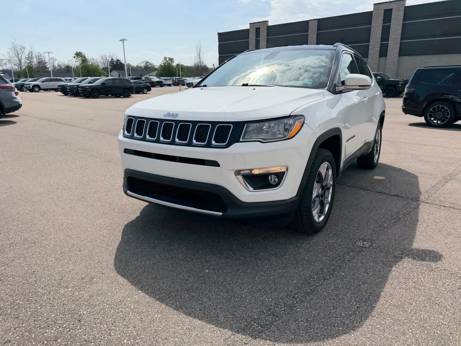 Thumbnail: 2019 Jeep Compass - 3
