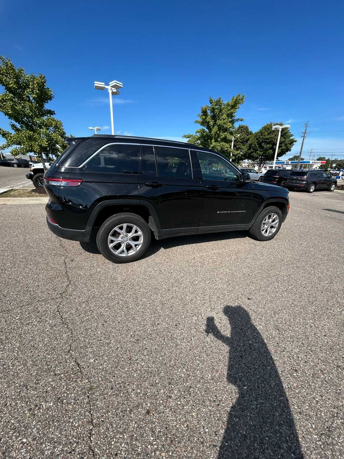 Thumbnail: 2022 Jeep Grand Cherokee - 13