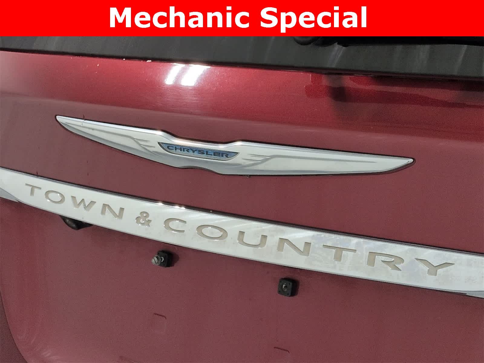 Thumbnail: 2012 Chrysler Town & Country - 13