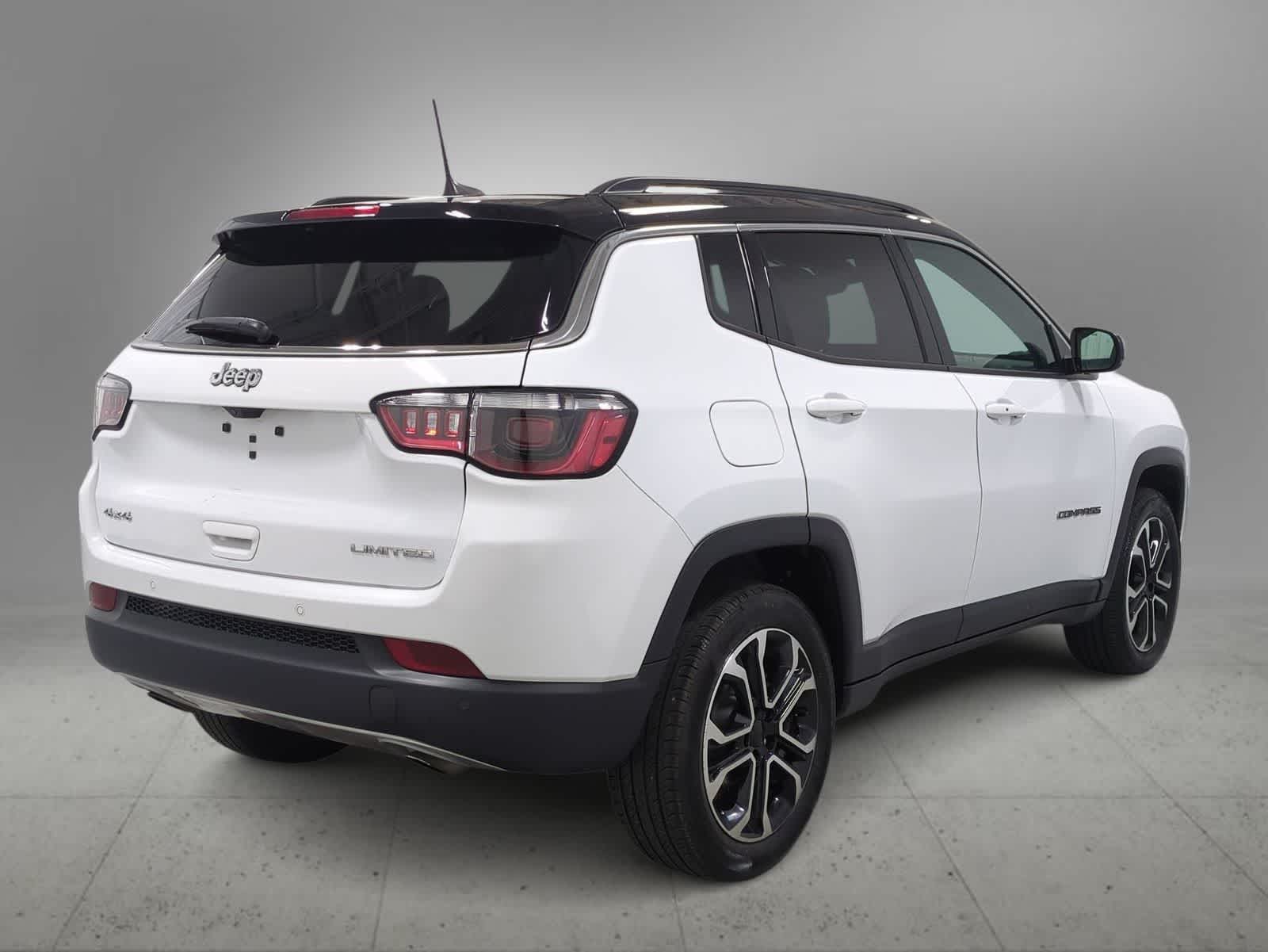 Thumbnail: 2023 Jeep Compass - 8