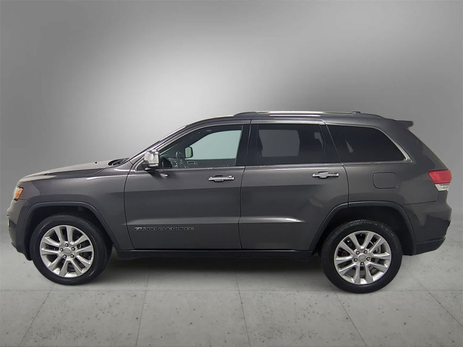Thumbnail: 2017 Jeep Grand Cherokee - 5