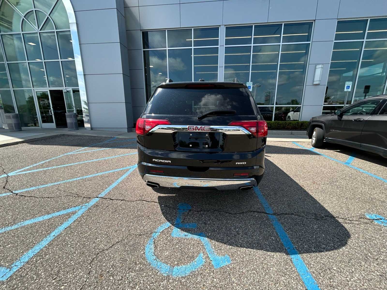 Thumbnail: 2019 GMC Acadia - 18