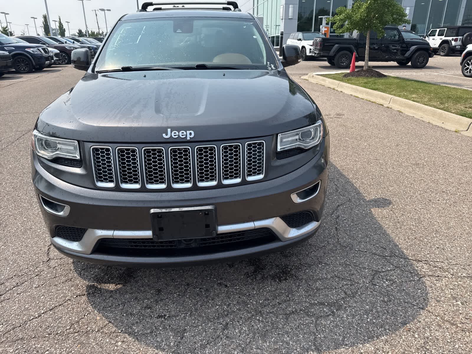 Thumbnail: 2015 Jeep Grand Cherokee - 5