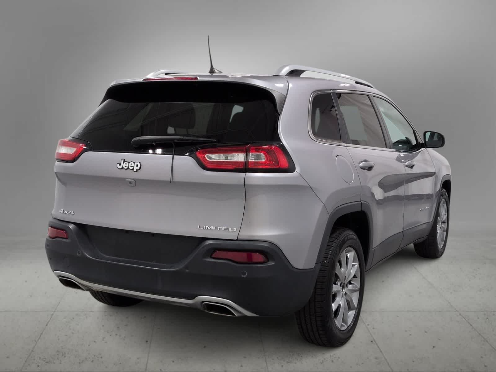 Thumbnail: 2018 Jeep Cherokee - 8