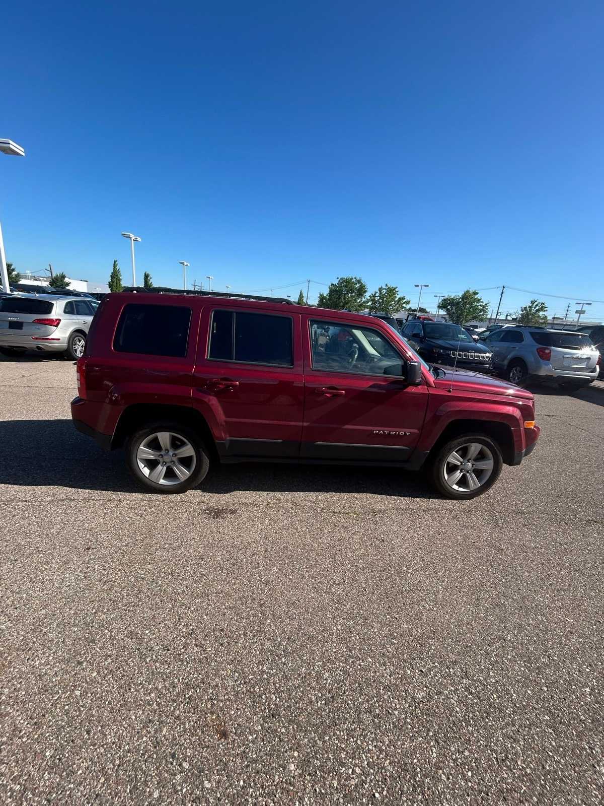 Thumbnail: 2015 Jeep Patriot - 12