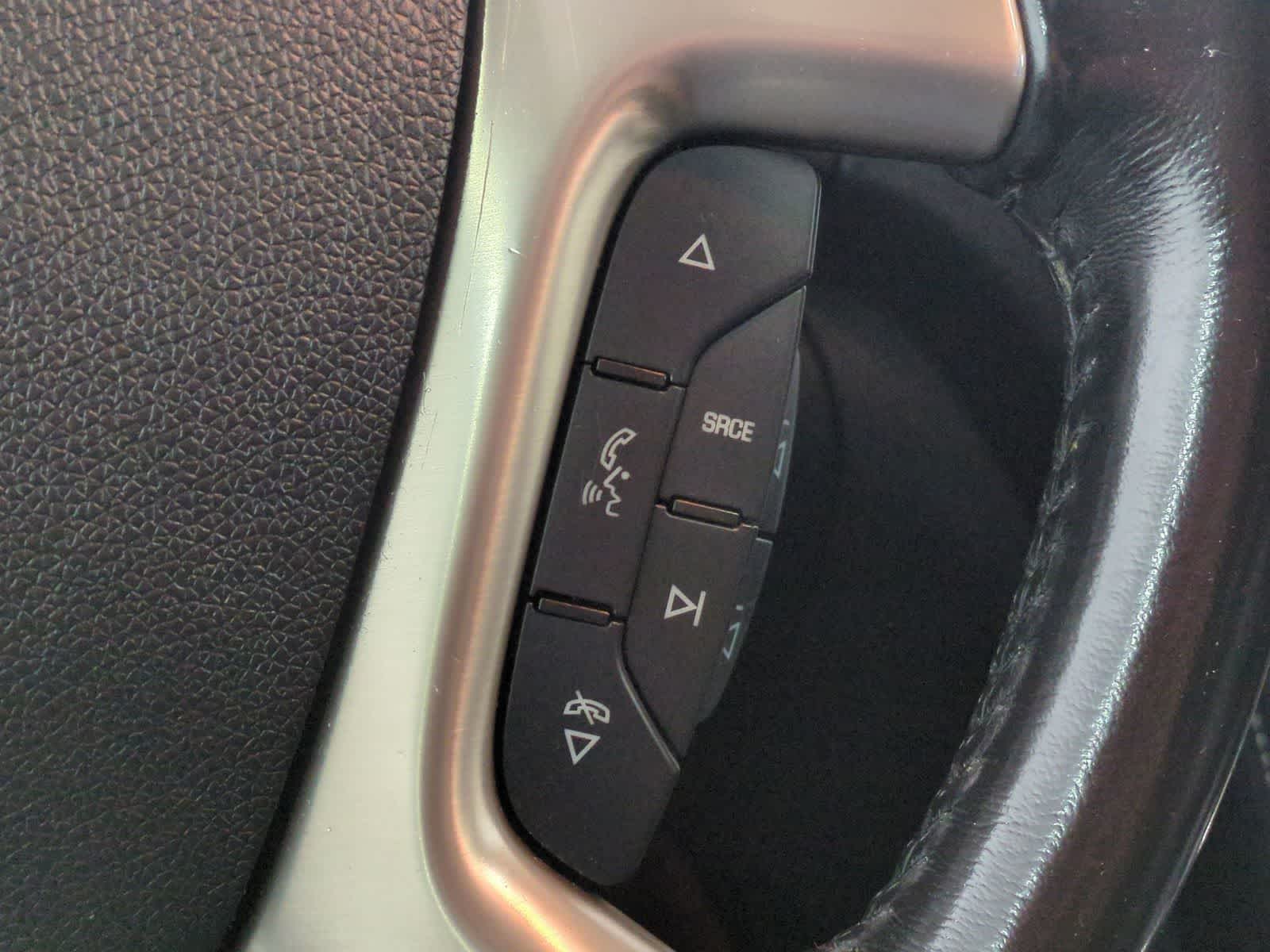 Thumbnail: 2016 GMC Acadia - 26