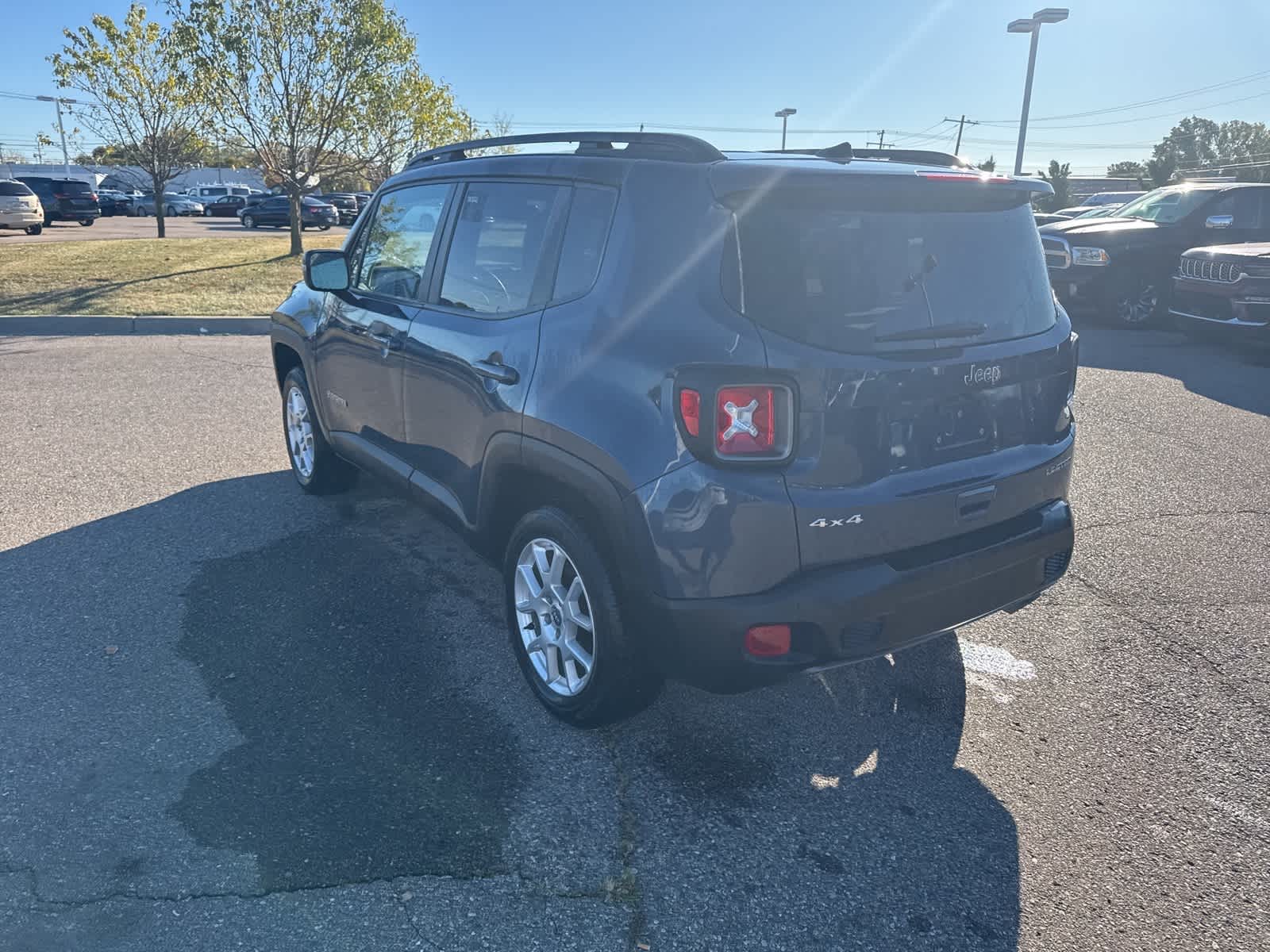 Thumbnail: 2021 Jeep Renegade - 25