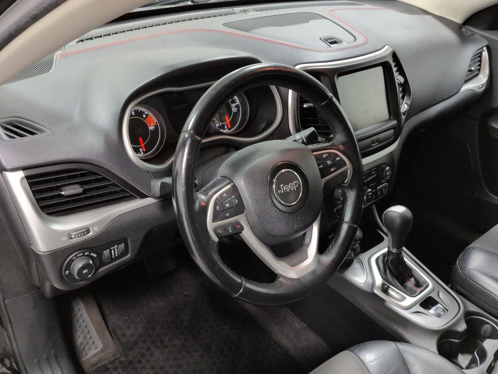 Thumbnail: 2017 Jeep Cherokee - 10