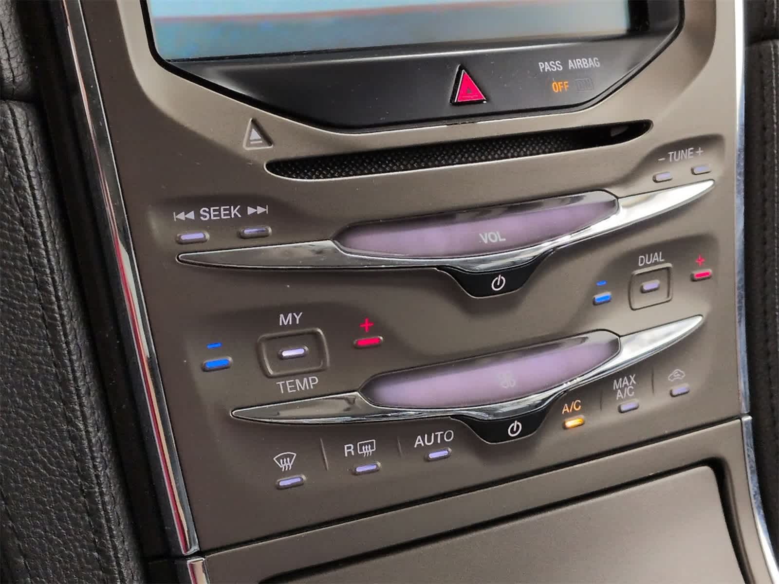 Thumbnail: 2014 Lincoln MKX - 29