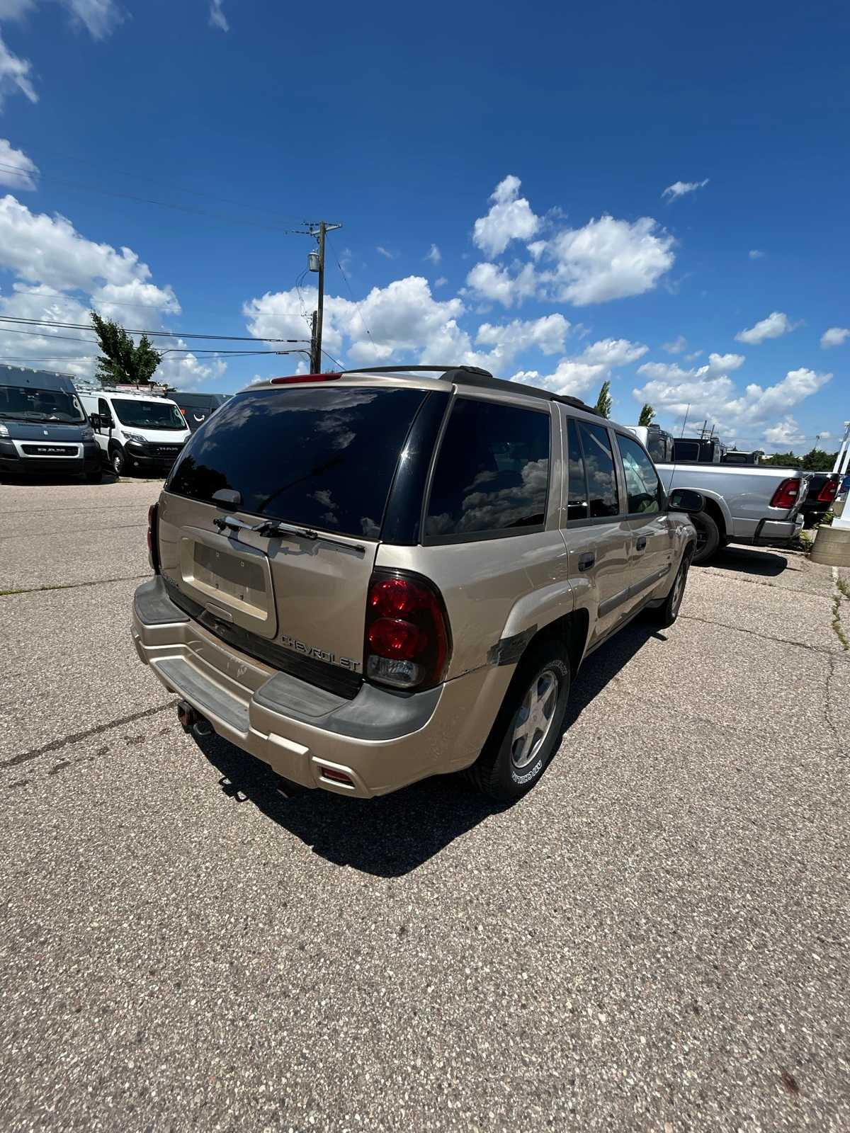 Thumbnail: 2004 Chevrolet TrailBlazer - 17