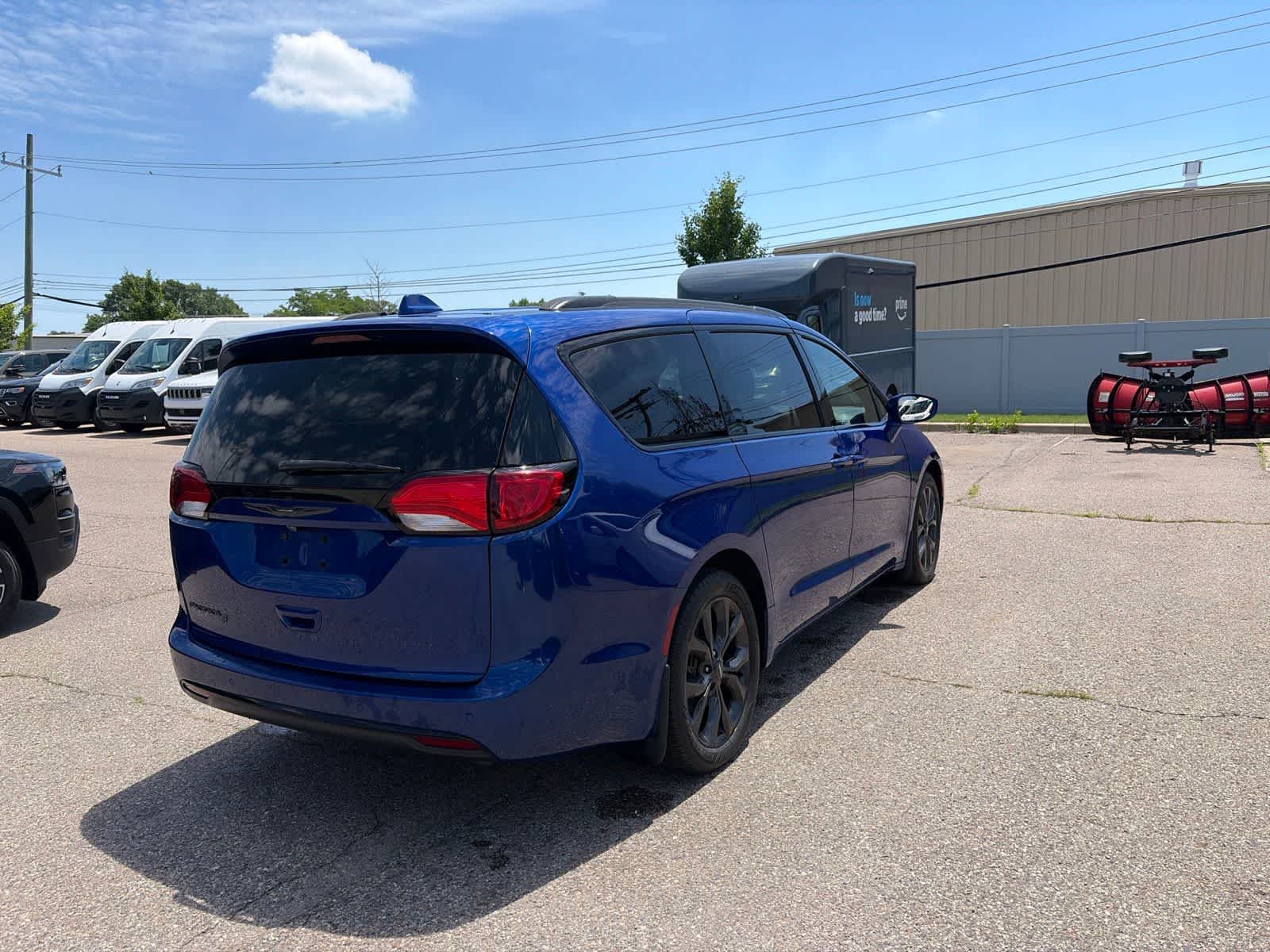 Thumbnail: 2019 Chrysler Pacifica - 5