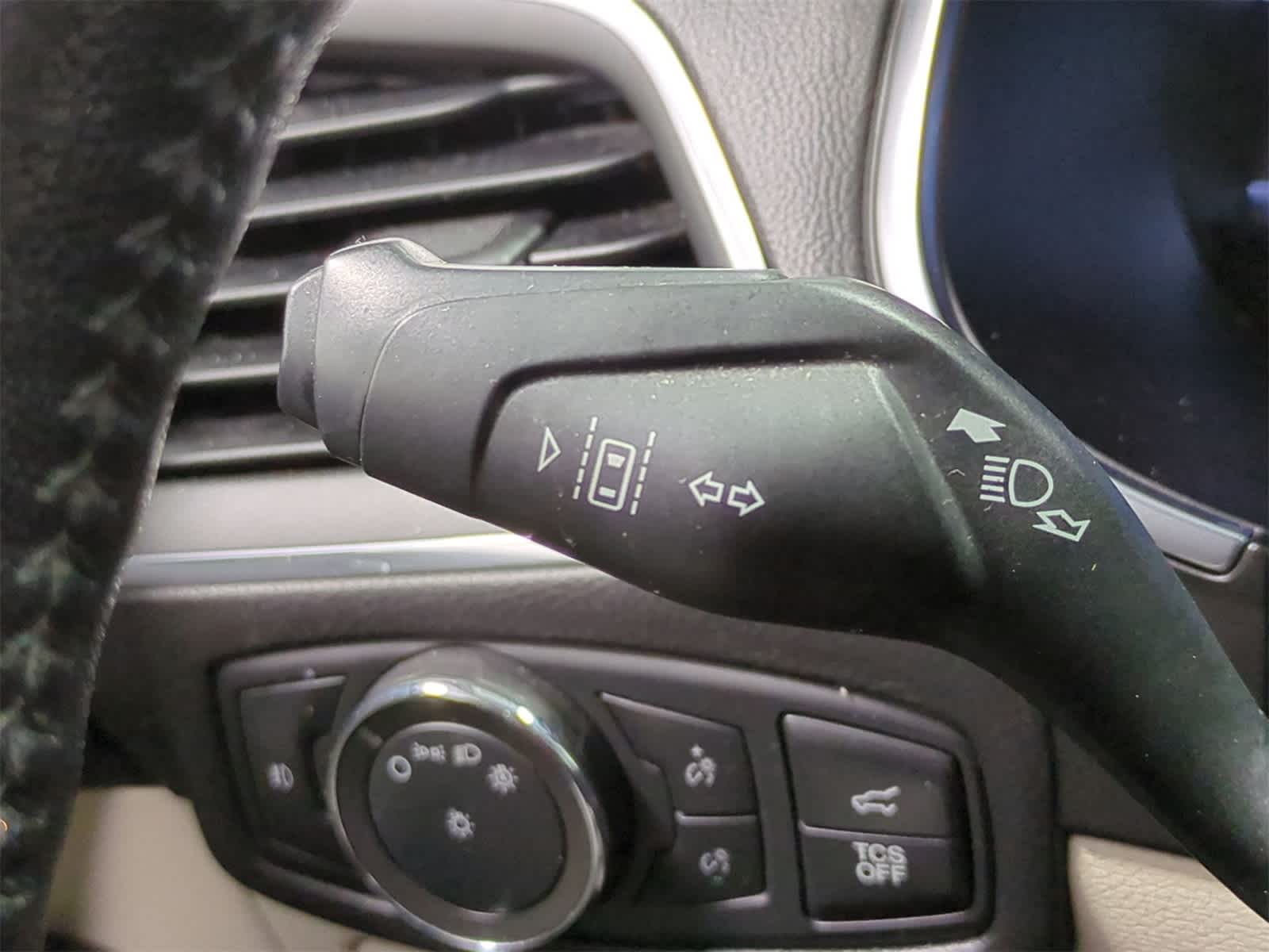 Thumbnail: 2020 Ford Edge - 29