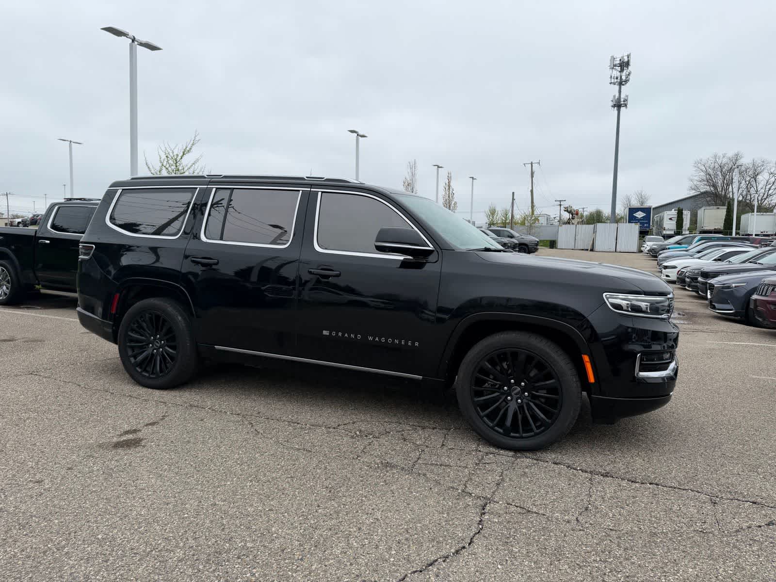 Thumbnail: 2022 Jeep Grand Wagoneer - 4