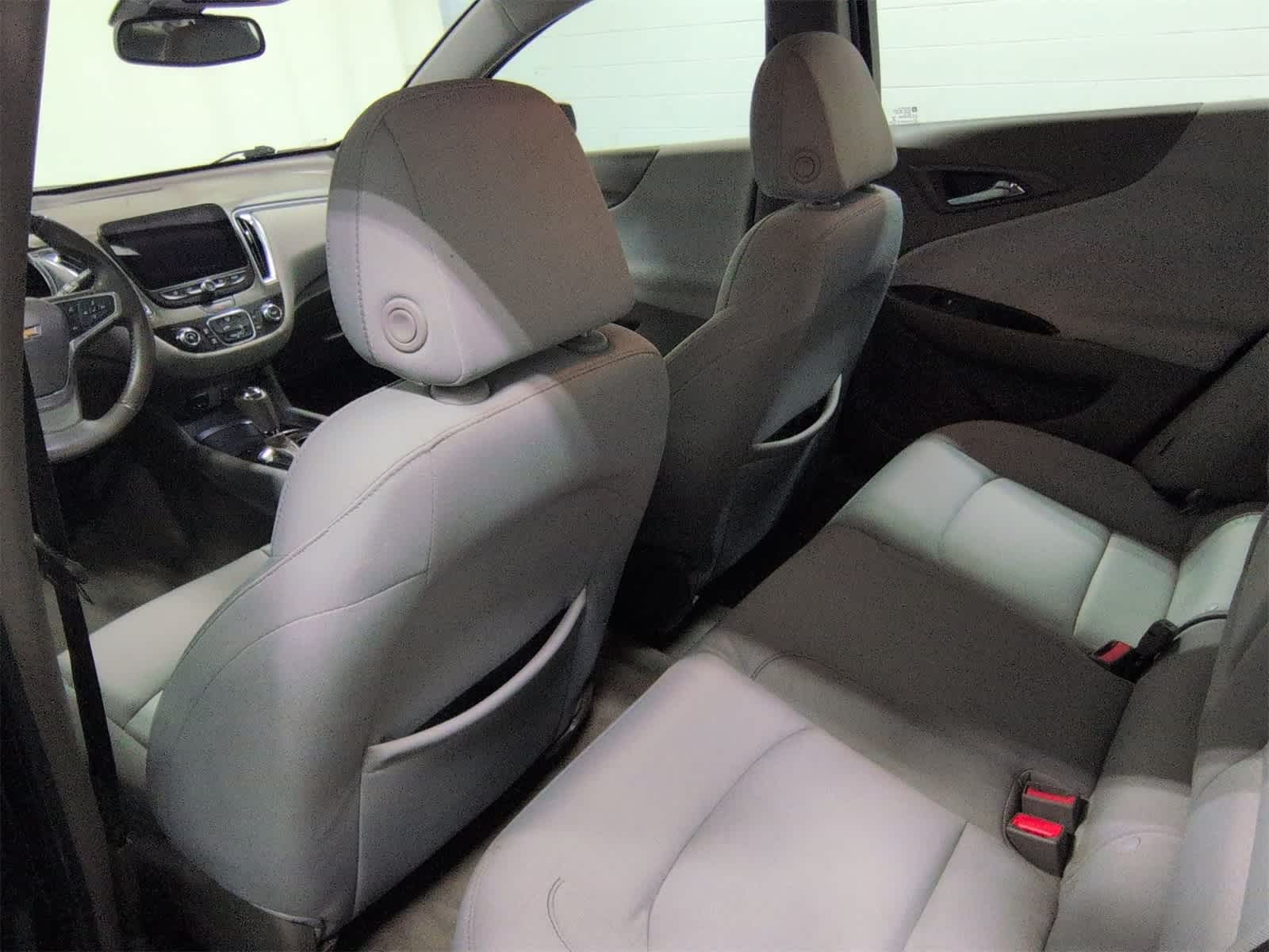 Thumbnail: 2018 Chevrolet Malibu - 19