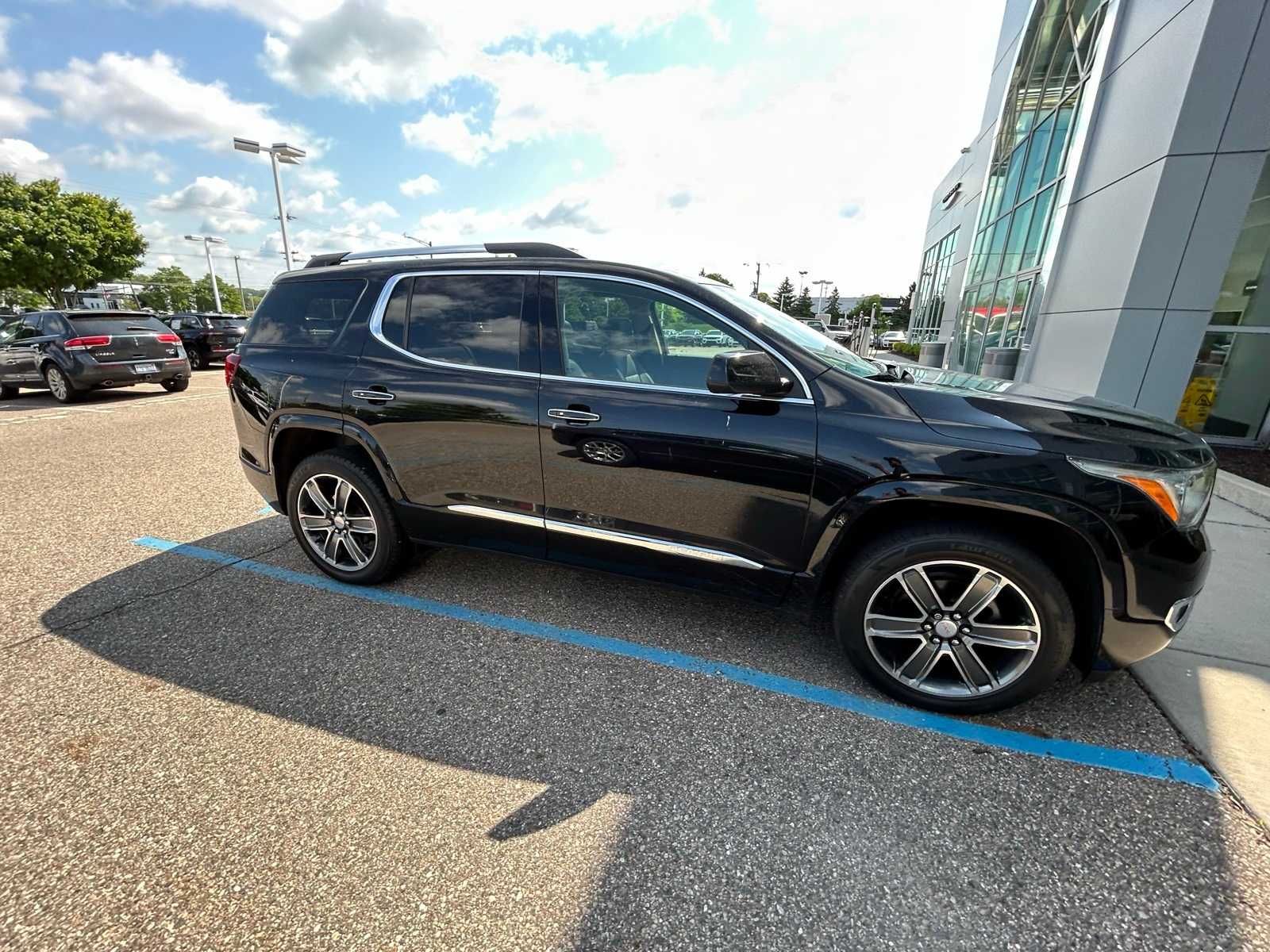 Thumbnail: 2019 GMC Acadia - 9