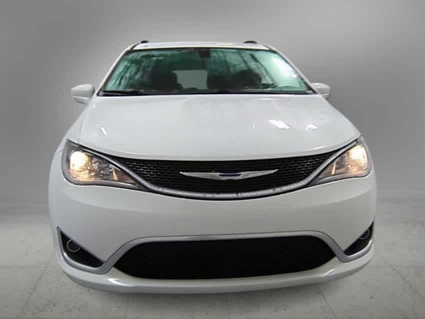 Thumbnail: 2018 Chrysler Pacifica - 3