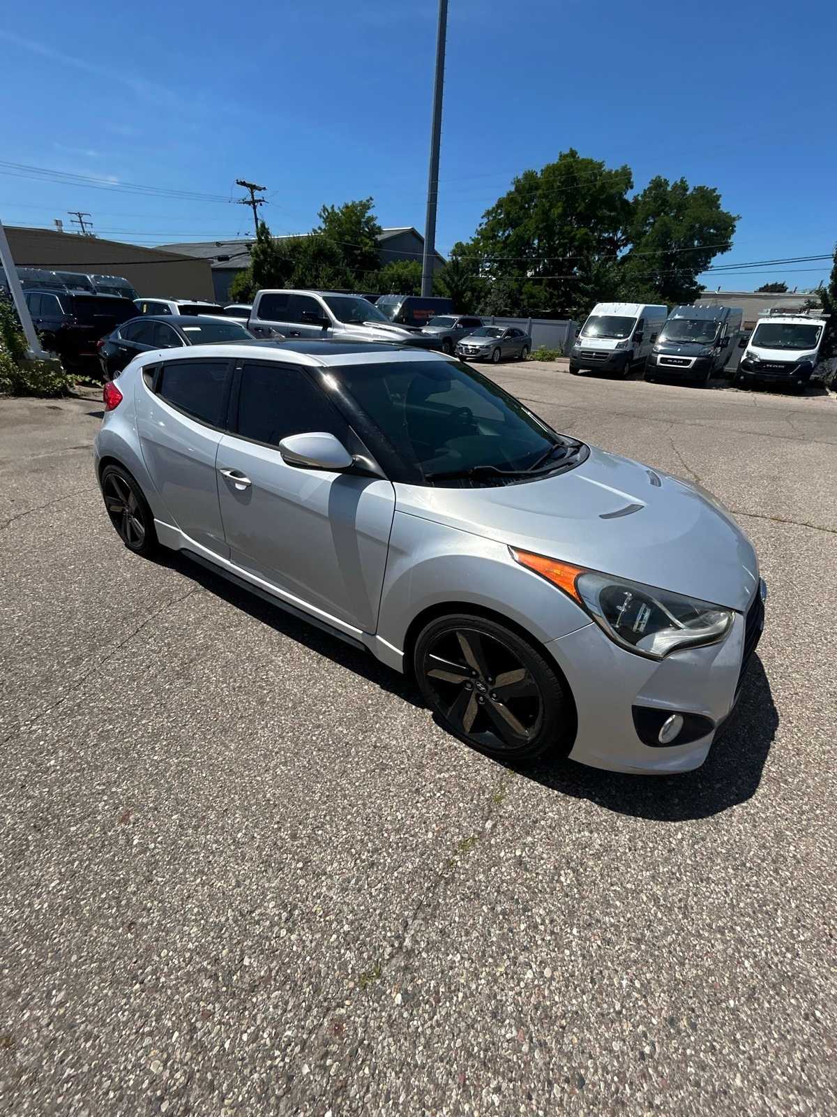 Thumbnail: 2015 Hyundai Veloster - 8