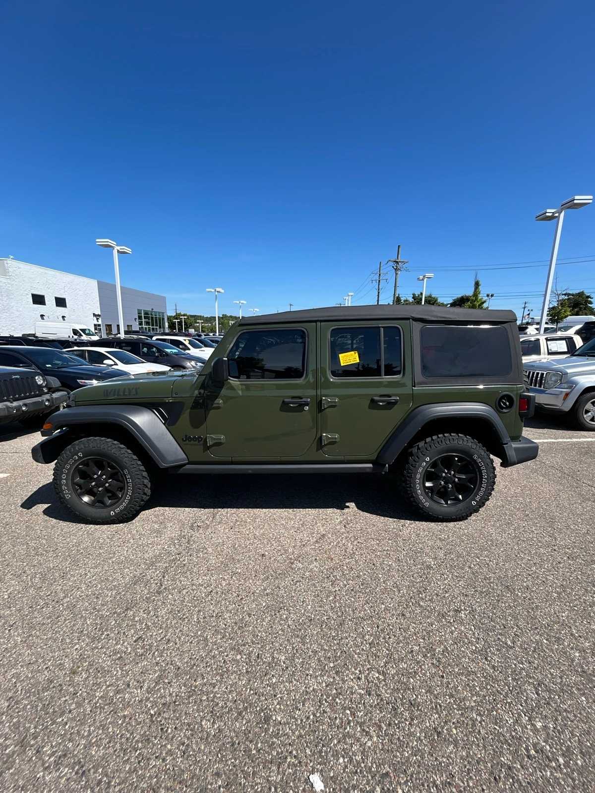 Thumbnail: 2021 Jeep Wrangler - 27