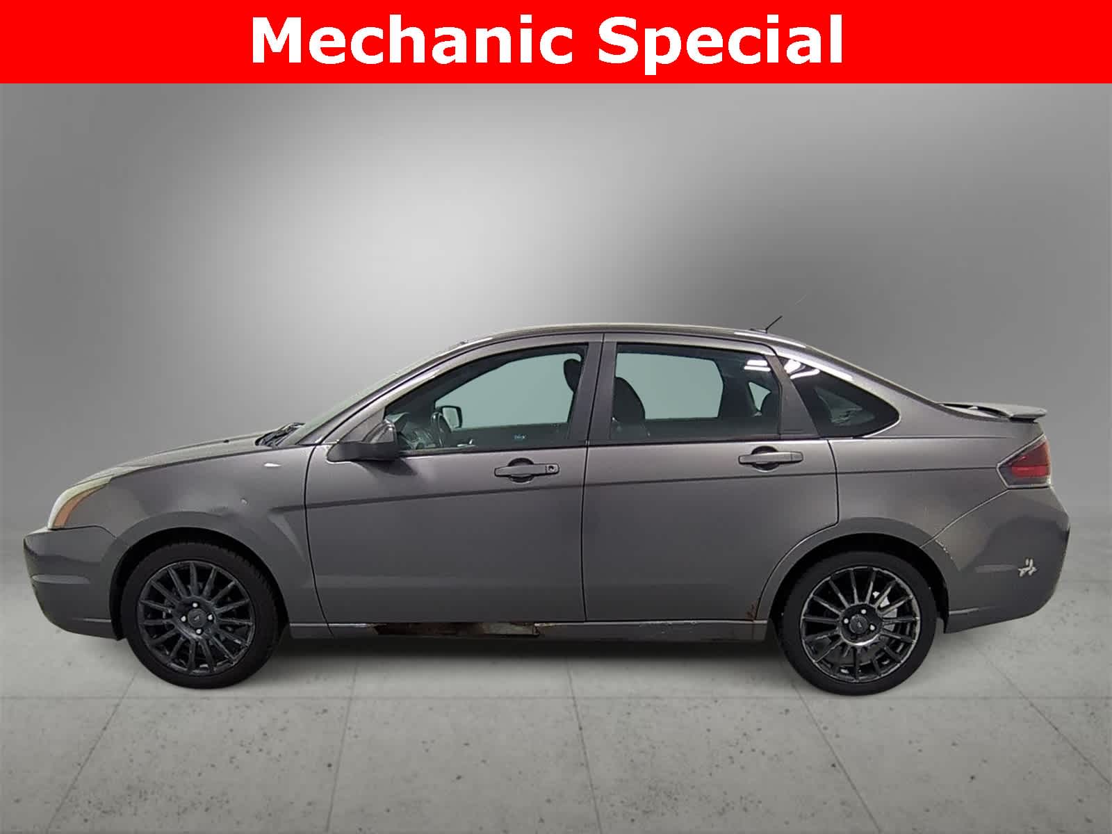 Thumbnail: 2010 Ford Focus - 5