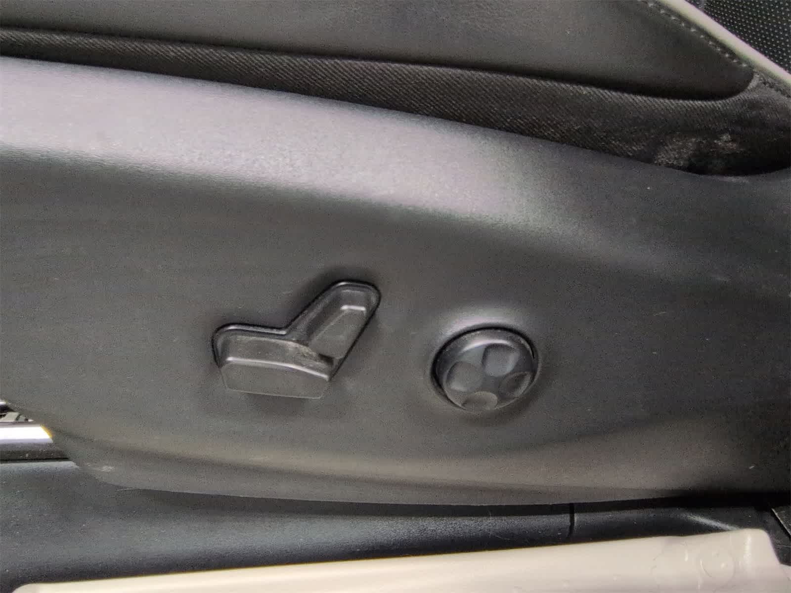 Thumbnail: 2022 Chrysler Pacifica - 18