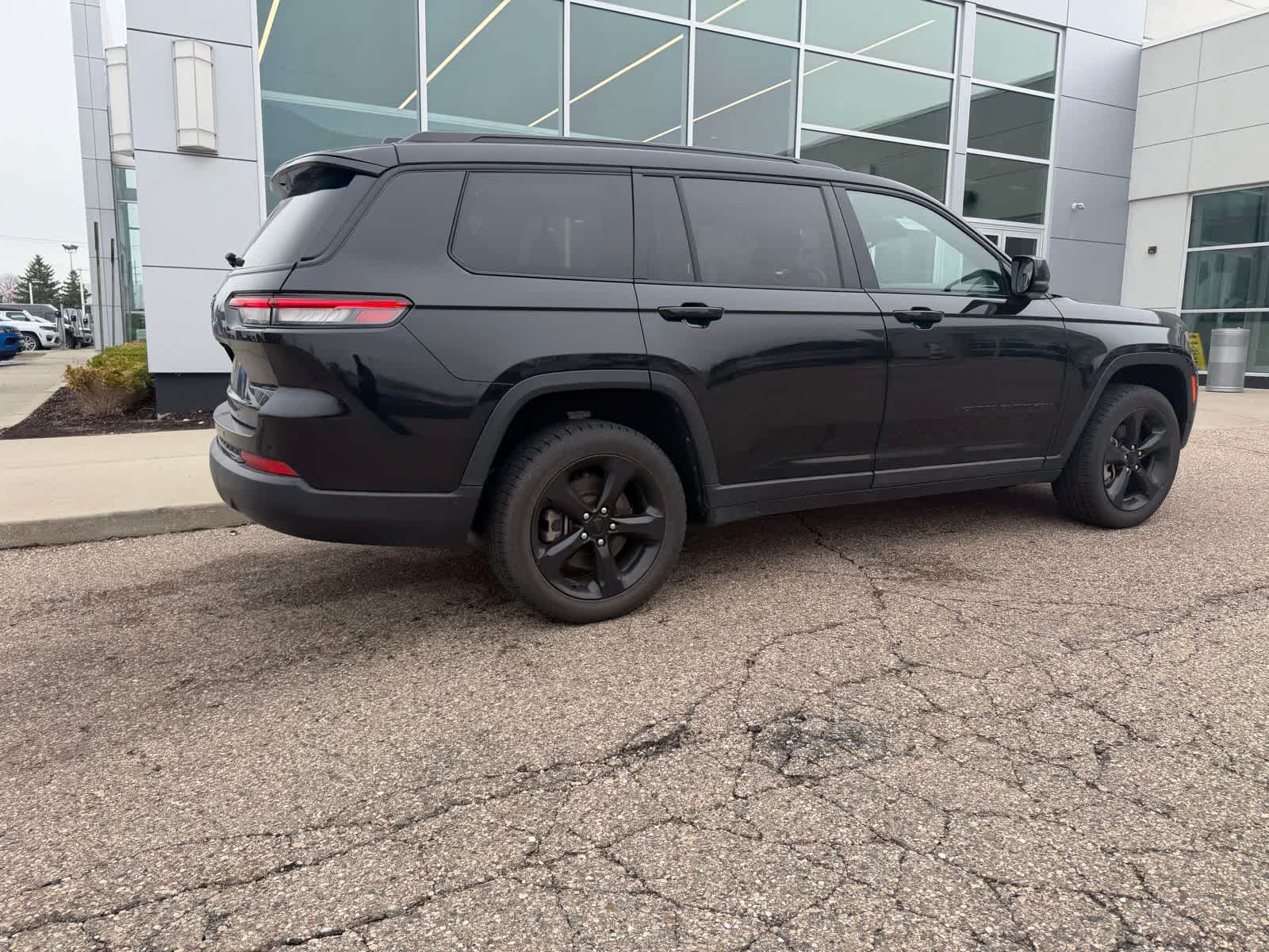 Thumbnail: 2022 Jeep Grand Cherokee L - 18