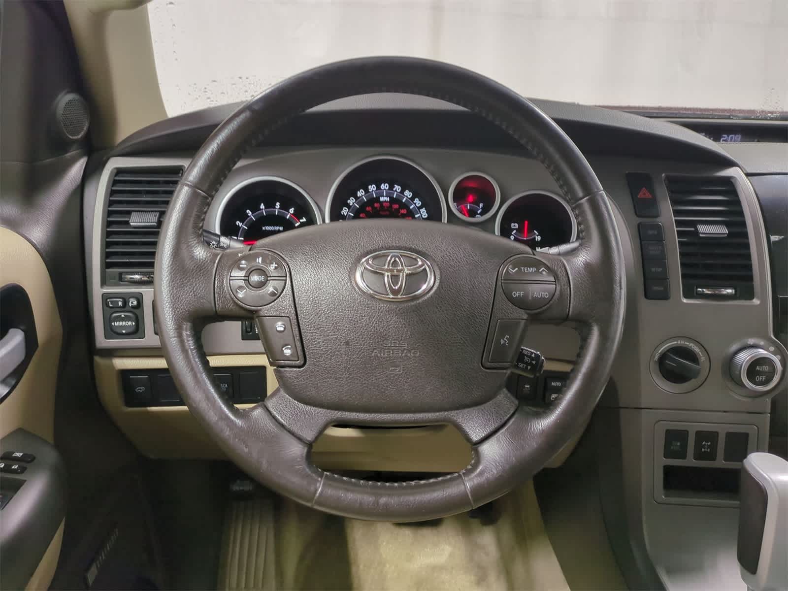 Thumbnail: 2011 Toyota Sequoia - 25