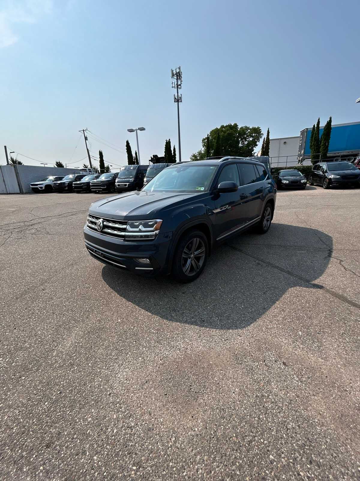 Thumbnail: 2018 Volkswagen Atlas - 2
