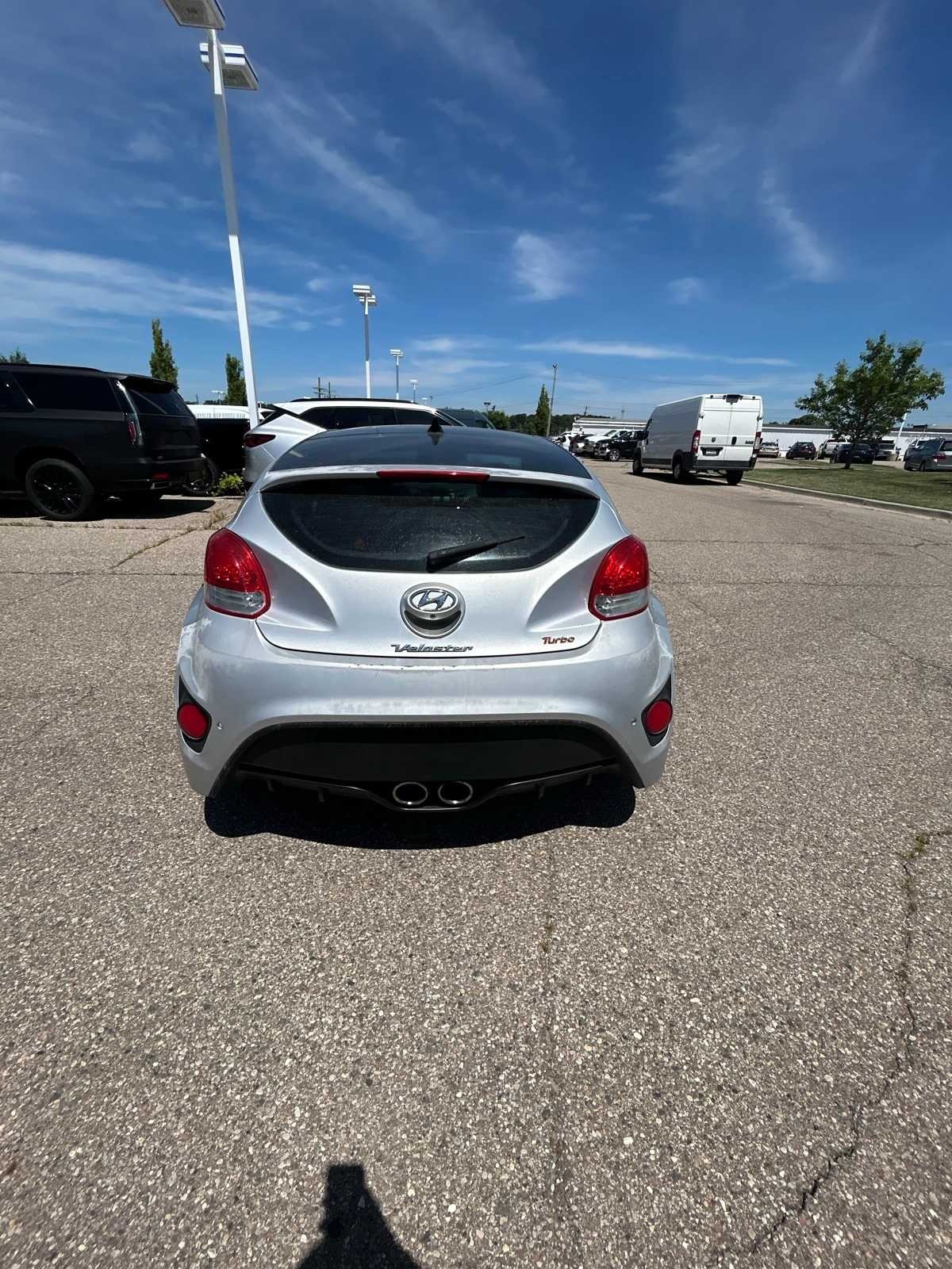 Thumbnail: 2015 Hyundai Veloster - 18