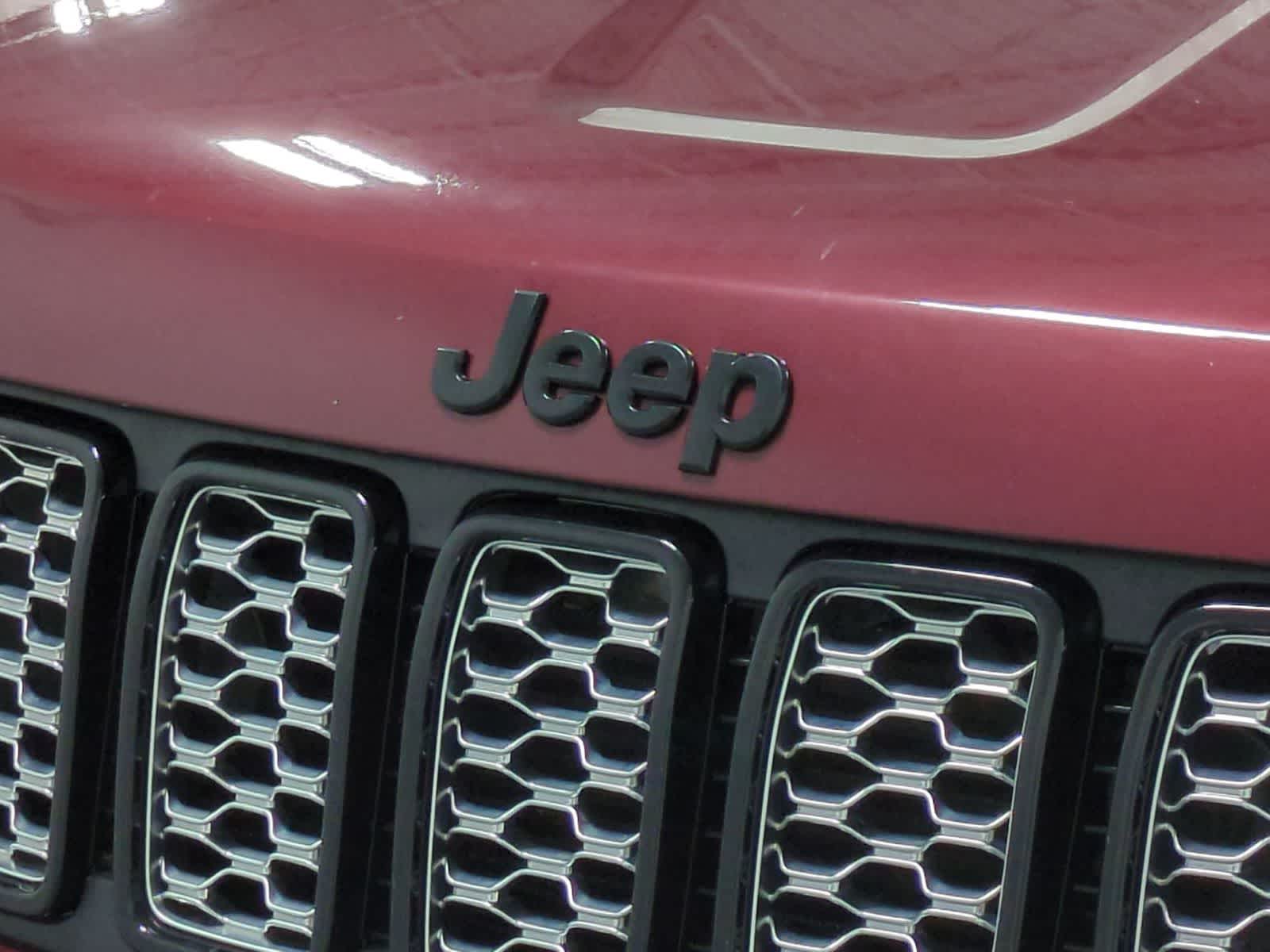 Thumbnail: 2020 Jeep Grand Cherokee - 12