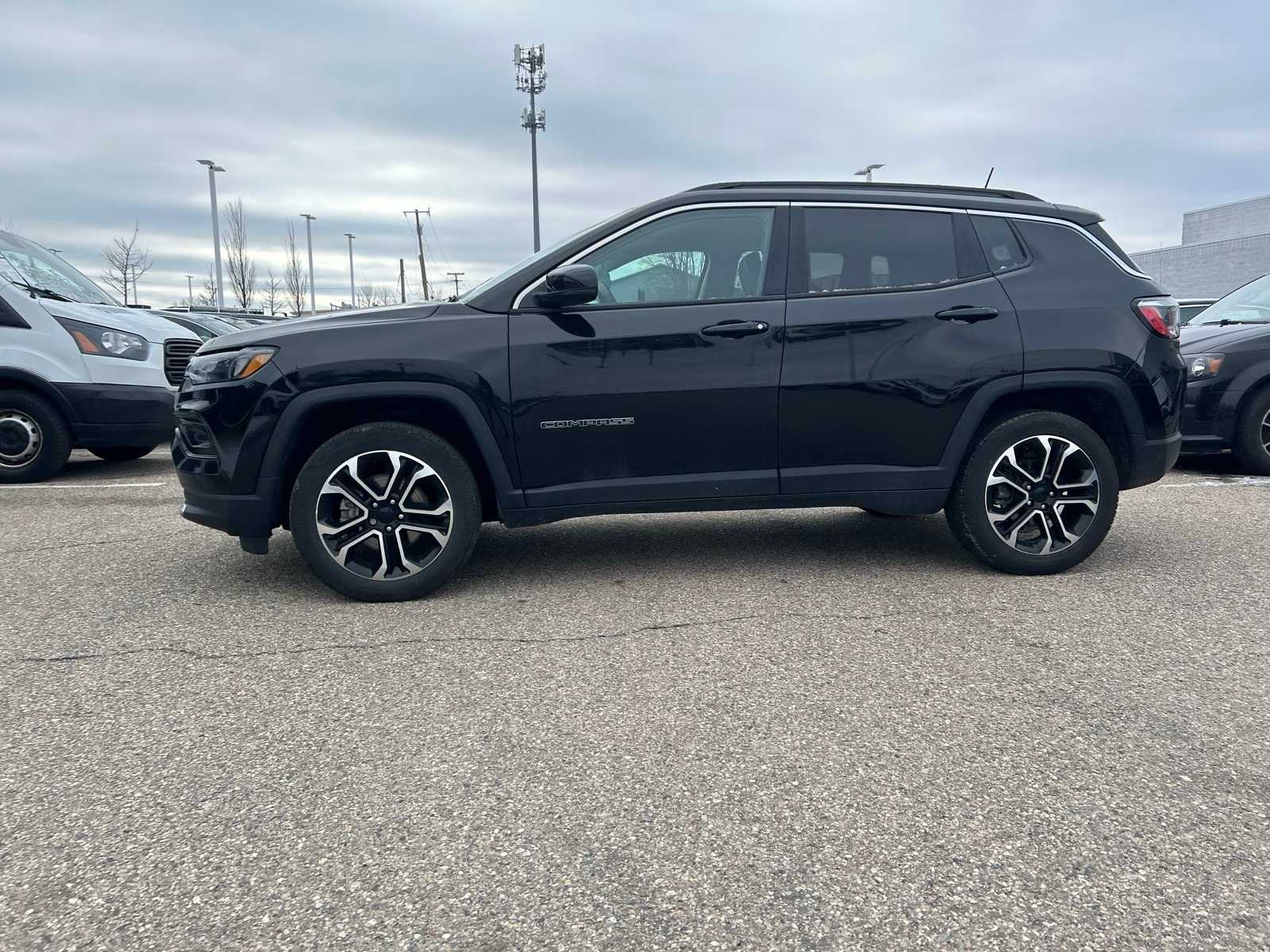 Thumbnail: 2022 Jeep Compass - 25