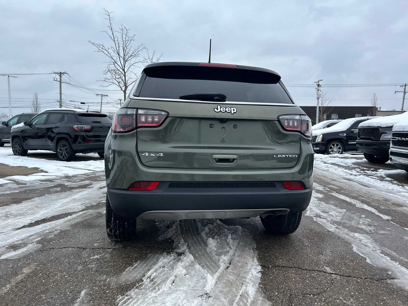 Thumbnail: 2021 Jeep Compass - 20