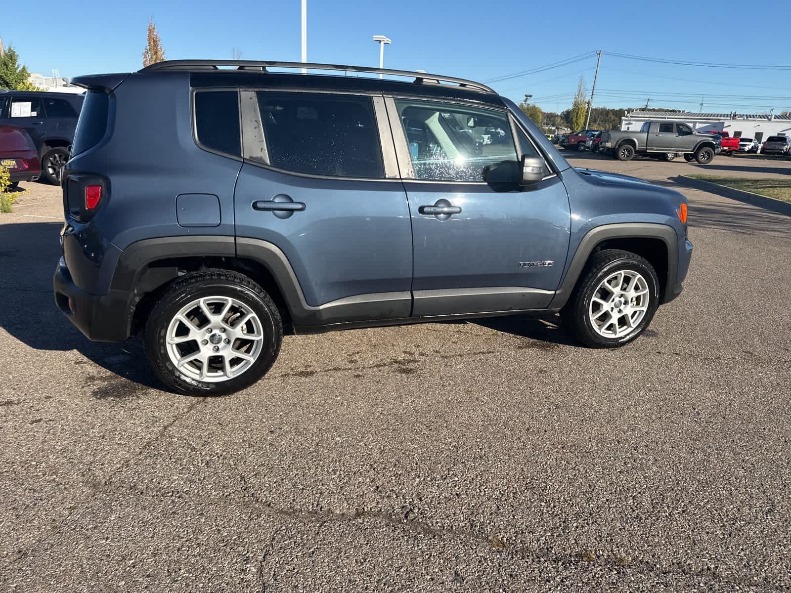 Thumbnail: 2021 Jeep Renegade - 15