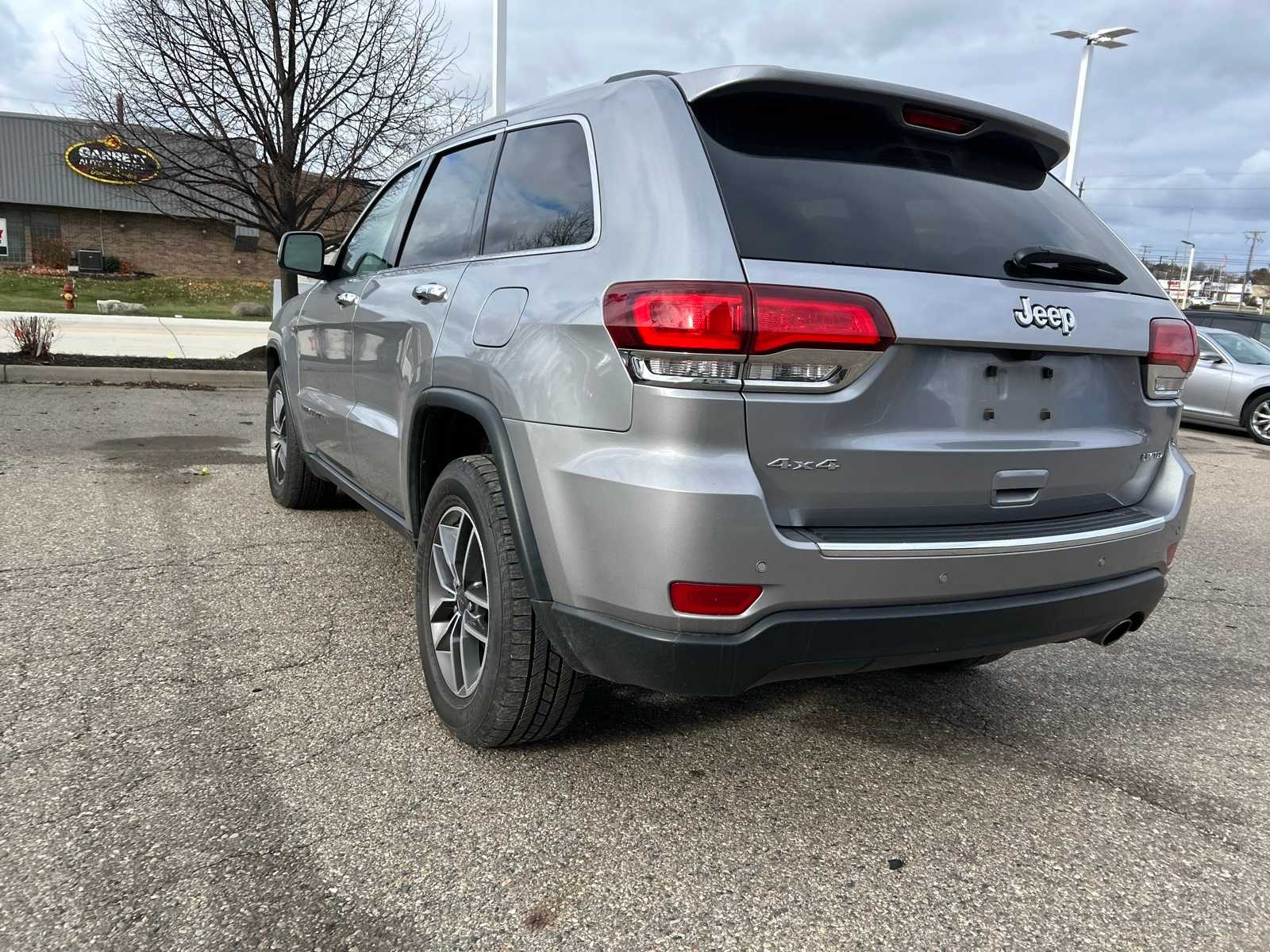 Thumbnail: 2020 Jeep Grand Cherokee - 18