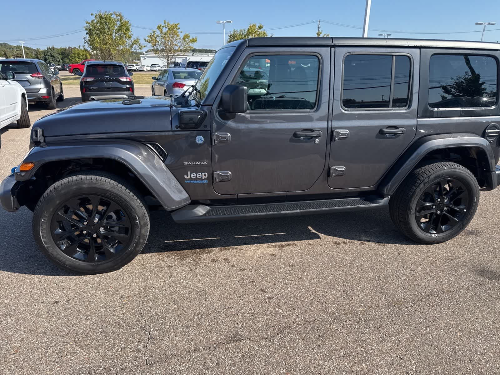 Thumbnail: 2022 Jeep Wrangler - 23