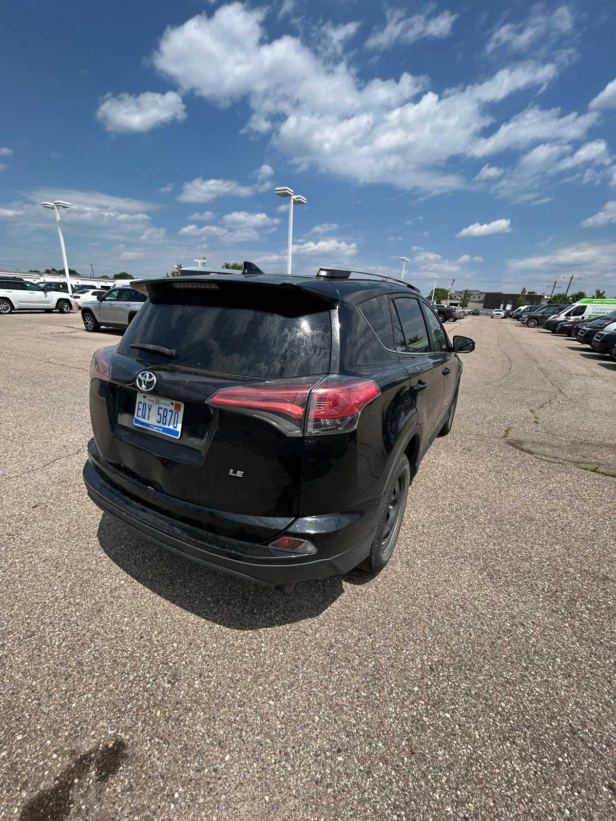 Thumbnail: 2016 Toyota RAV4 - 16