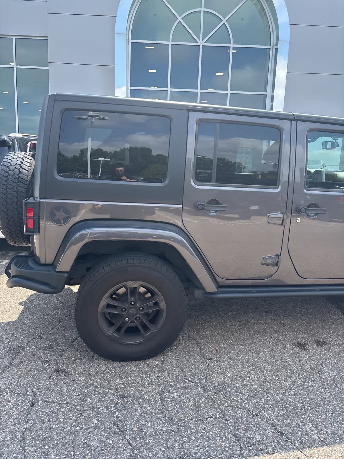 Thumbnail: 2018 Jeep Wrangler - 10