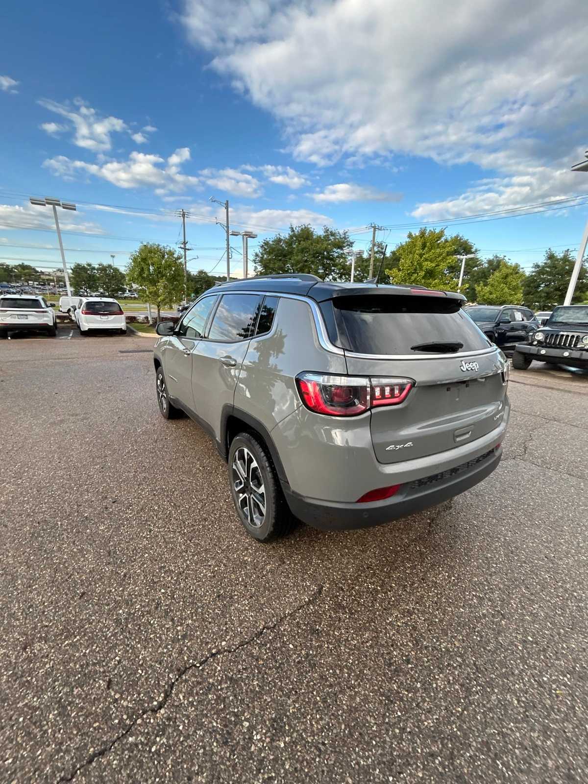 Thumbnail: 2022 Jeep Compass - 21