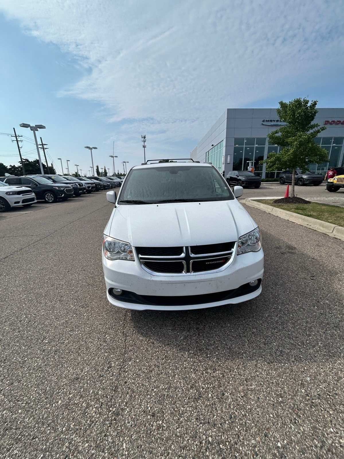 Thumbnail: 2019 Dodge Grand Caravan - 6
