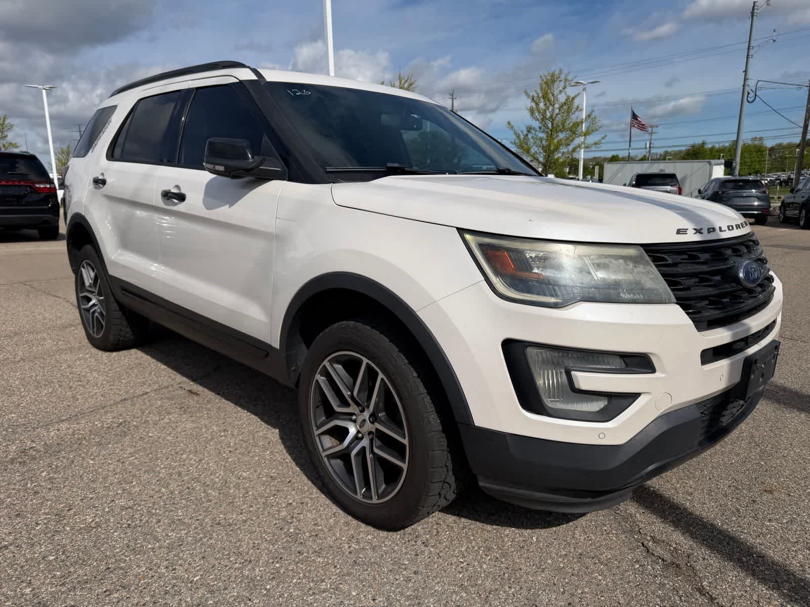 Thumbnail: 2016 Ford Explorer - 10