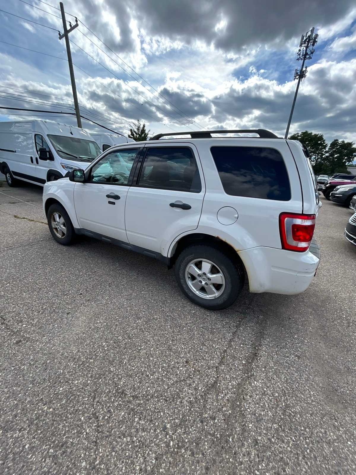 Thumbnail: 2011 Ford Escape - 23