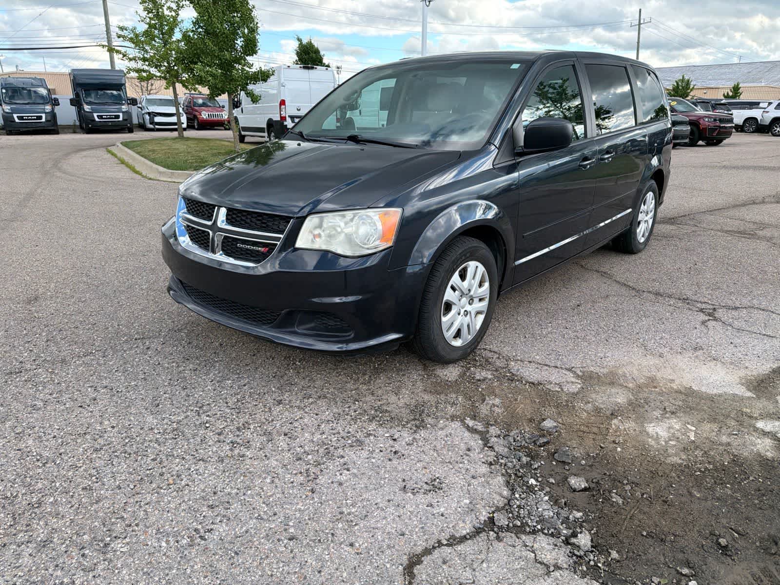 Thumbnail: 2014 Dodge Grand Caravan - 2
